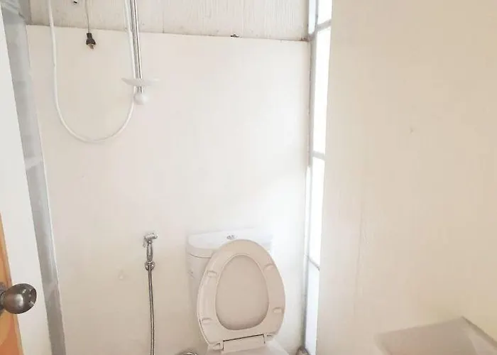 Hostel Nemar Building Solo W Ac Manila